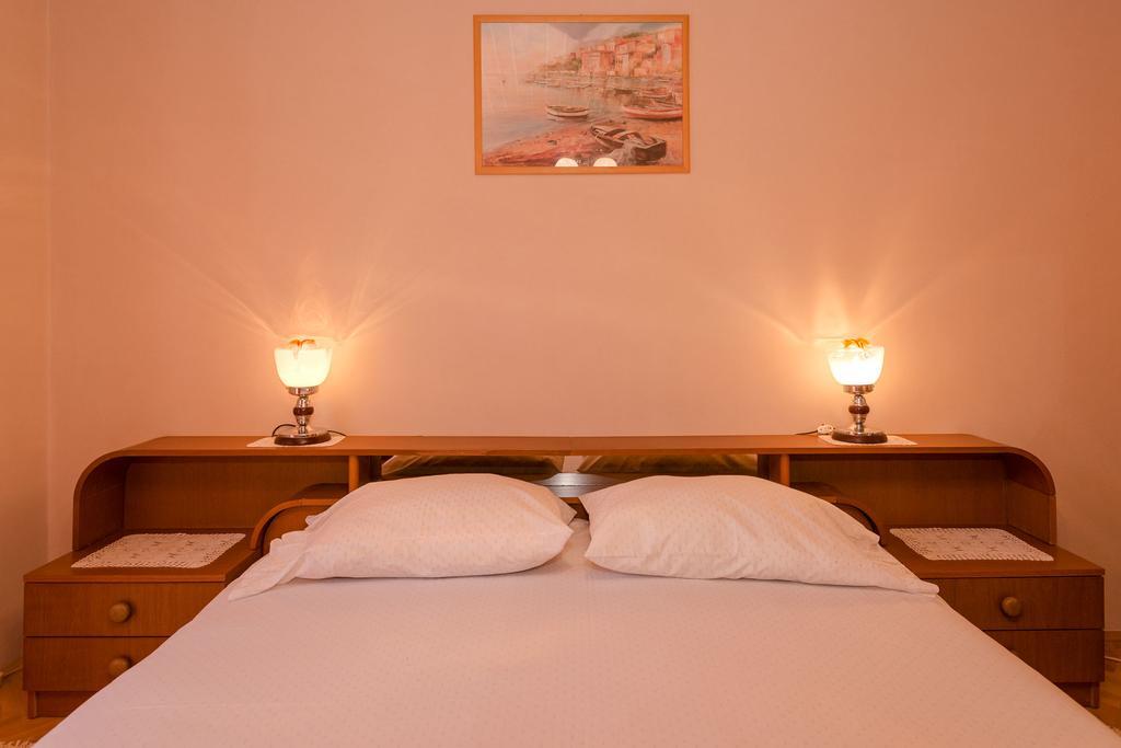 Holiday Home Leonida Jelsa  Exterior photo